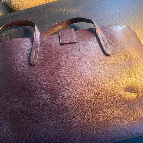 👜 Coach Turnlock Charlie Carryall – Elegant, Roomy & Timeless! 👜 - Picture 3 of 11